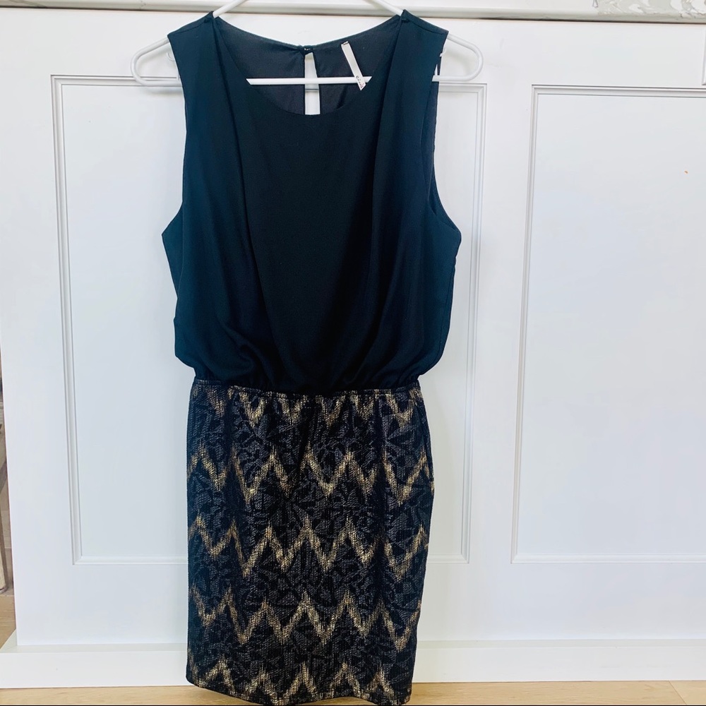 Black and Gold sleeveless open back Dress-S